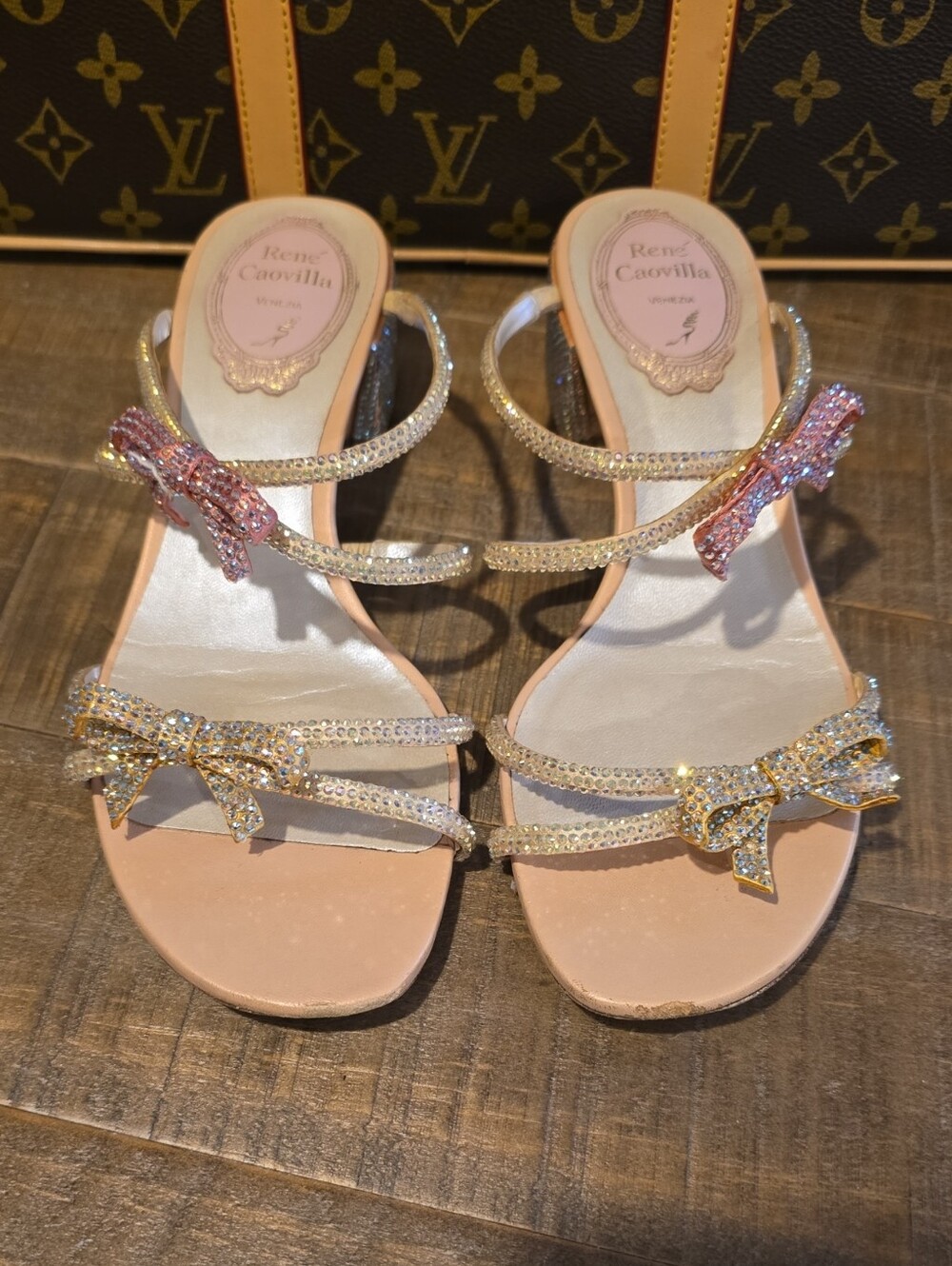 Authentic Rene Caovilla Caterina Peach Mule Crystal Bow Sandels, Size 35